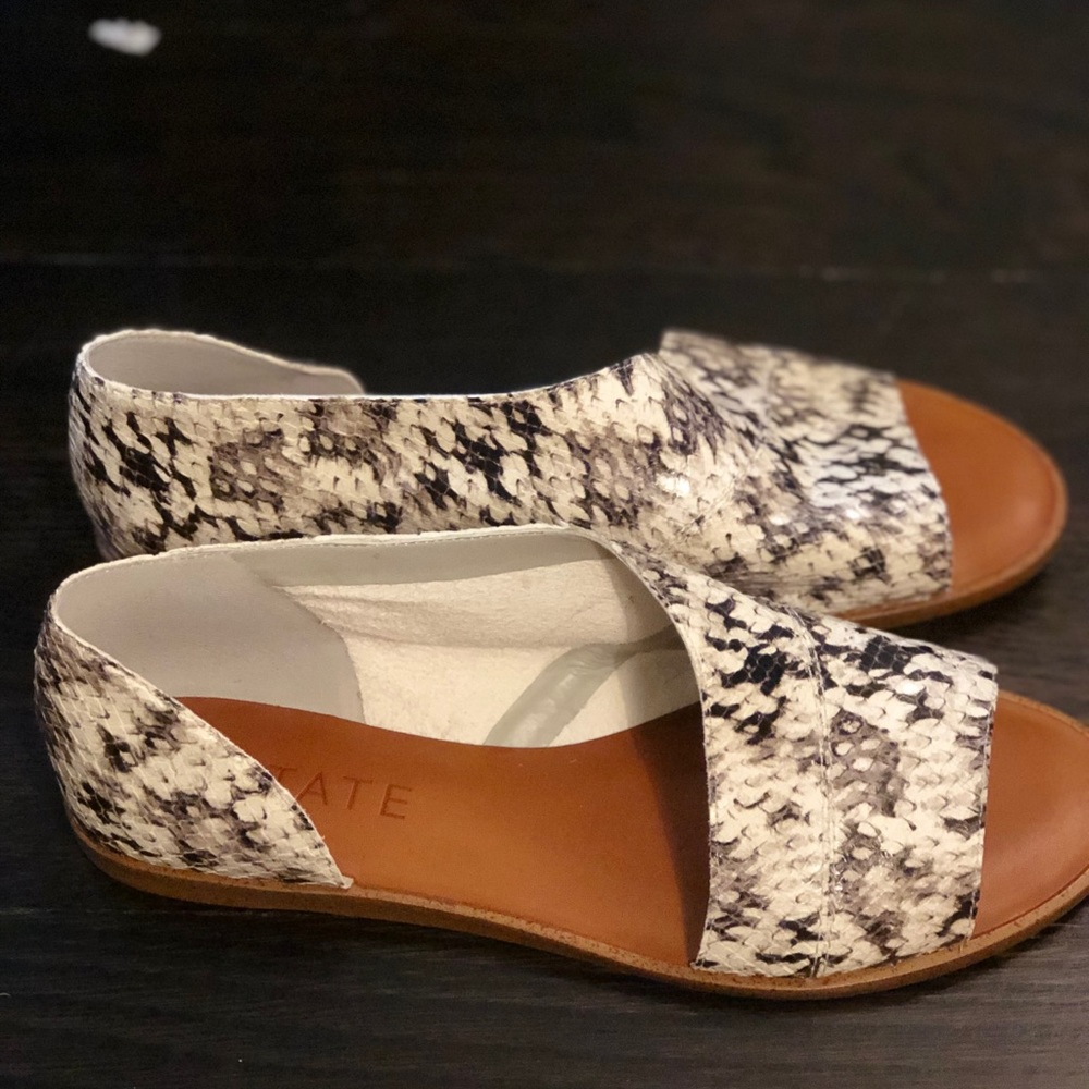 1.State Roccia Leather Sandals